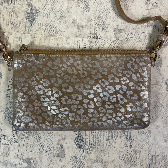 LODIS Metallic Leopard Print Leather Crossbody Wallet Bag - Picture 4 of 14